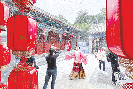 南宁园博园推出浪漫国风“飘雪”活动 流连冬日美景 体验民俗文化