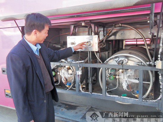 广西“喝气”客车试水春运 运营成本节省两成(图)