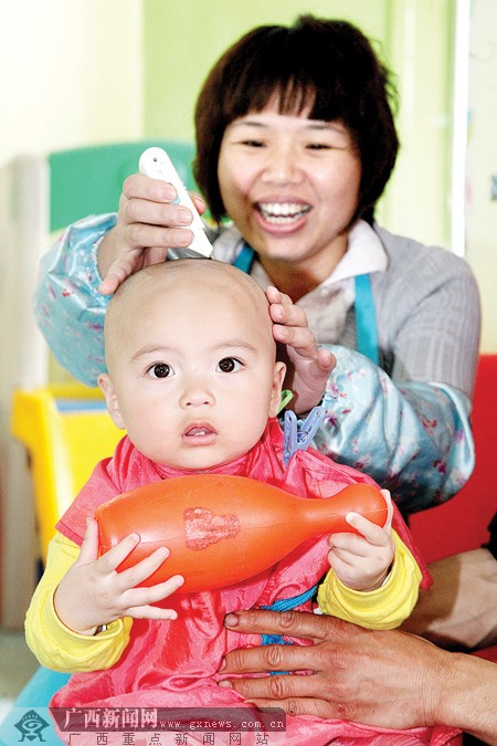 二月二龙抬头大人孩子要剃头 今天应俗吃
