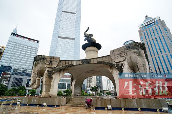南宁的城市雕塑挺多 一些设计抽象难懂一些是败笔