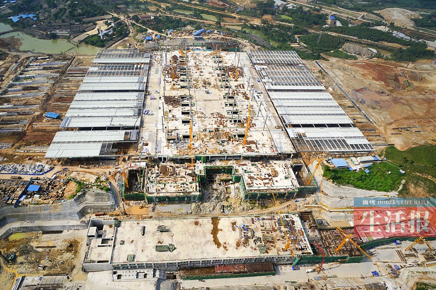 南宁东站主体建筑封顶 明年1月底将完工