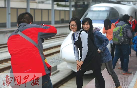 乘坐动车