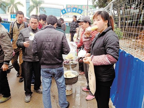 南宁:车站环境有改善 部分乱象仍存在