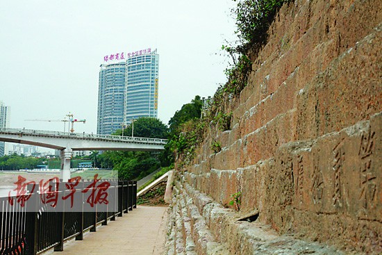一市民花11年拍摄南宁古迹 精心制成扑克