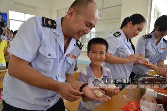 广西地税团工委探望留守儿童 孩子朴素愿望牵人心