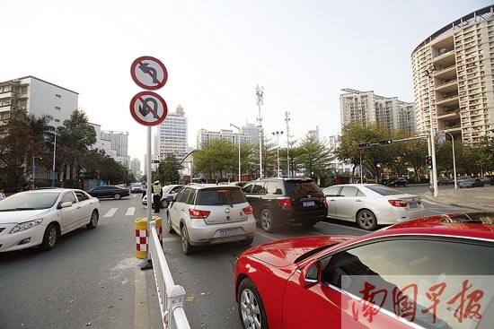 南宁两个路口“禁左” 半个月后将正式开罚(组图)