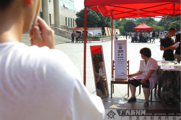 广西大学生征兵工作启动 可通过网上报名(组图)