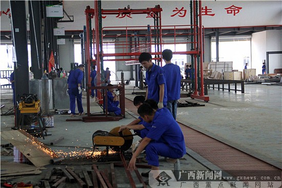 源正新能源汽车为邕宁区新兴产业发展添动力