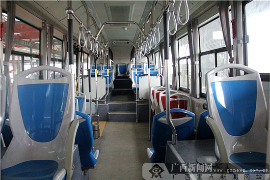 源正新能源汽车为邕宁区新兴产业发展添动力