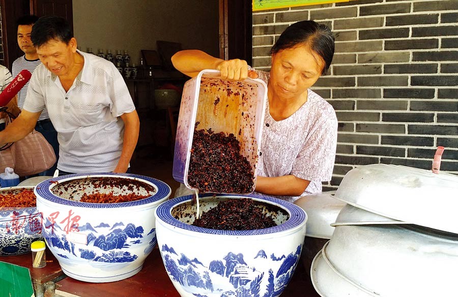 纯手工制作的“扬美三宝”俏销 平话美食诱人(图)