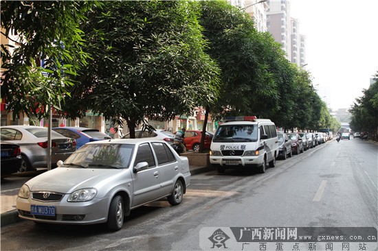 南宁:交管部门将清除全市范围内8300个停车位