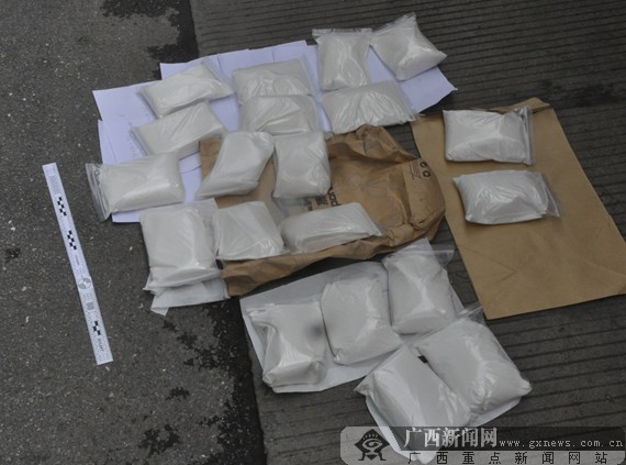 南宁警方破获特大运输毒品案 一次查获毒品近万克