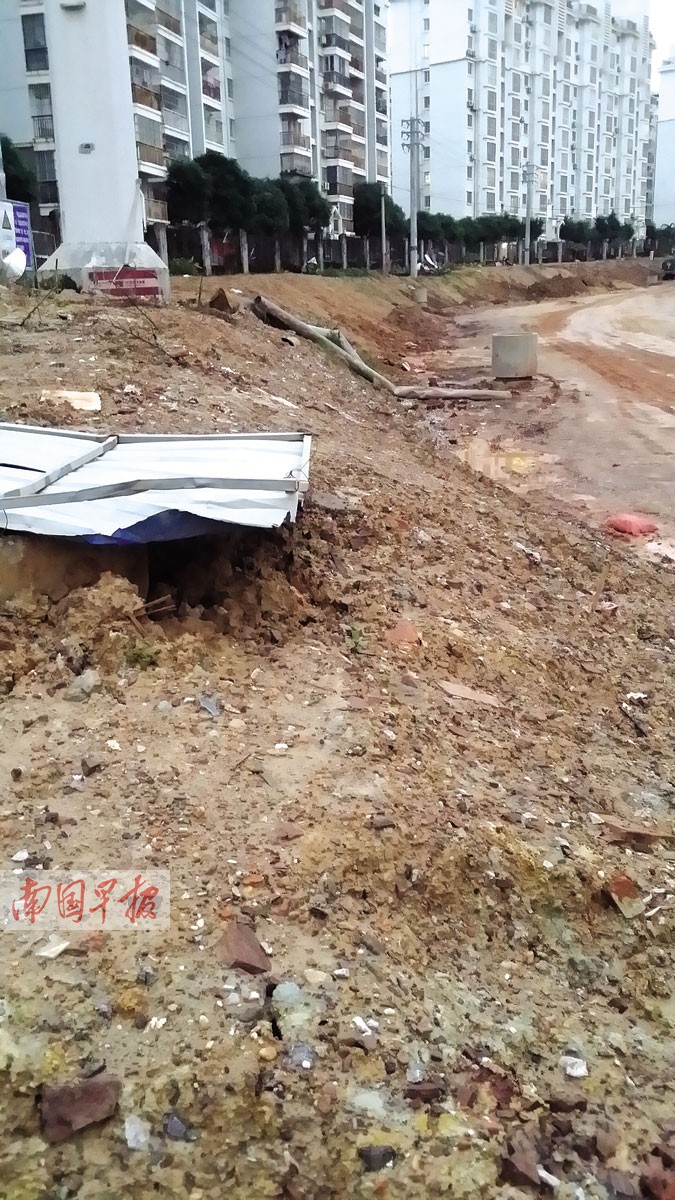 关注南宁空气质量：工地裸土缘何总盖不上(组图)